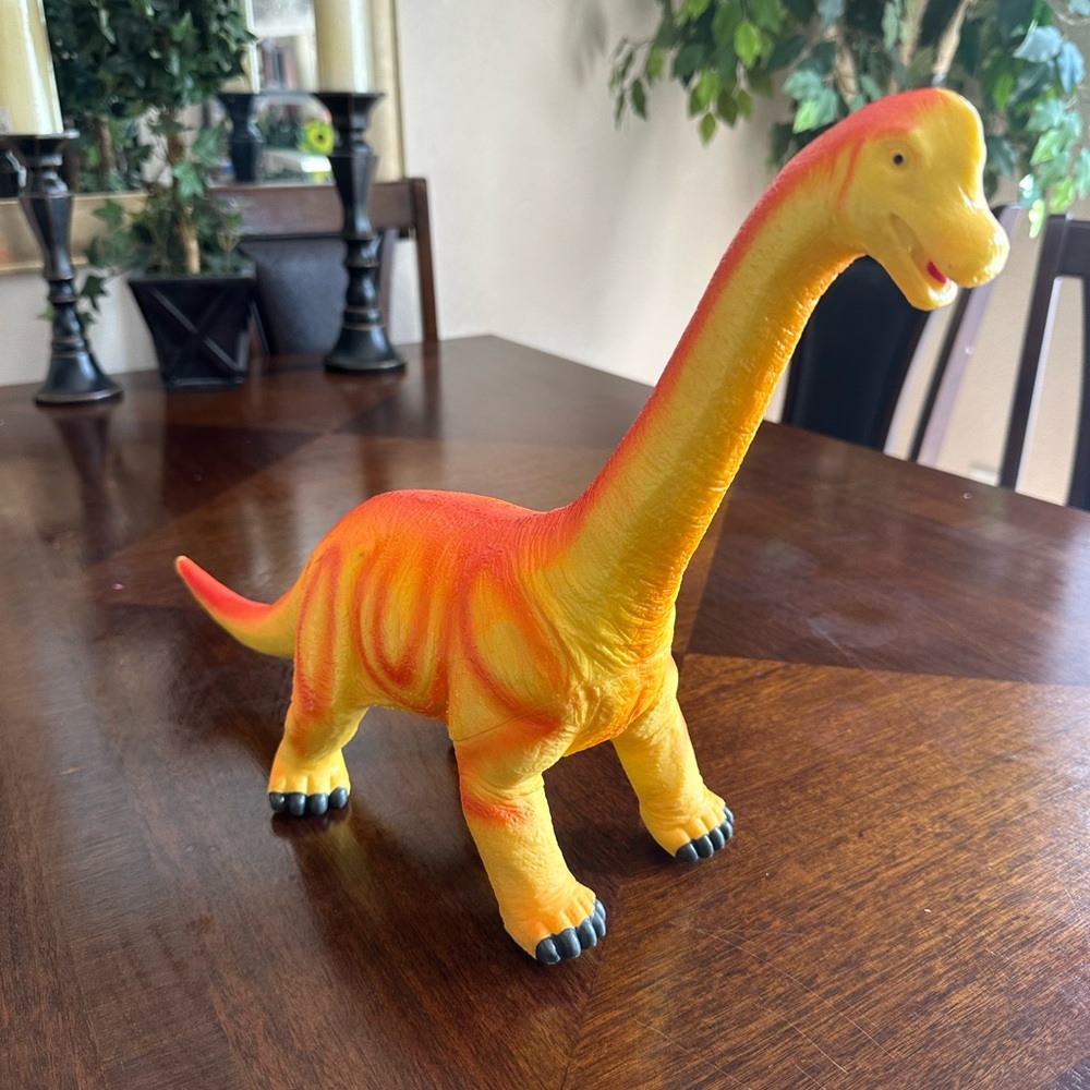 COLORFUL DINO!